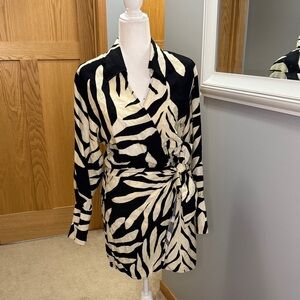 H&M Cream and Black Patterned Dress